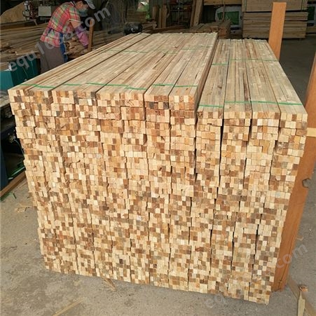 亿展木业 工程木架板批发 工地施工用木龙骨 木材加工